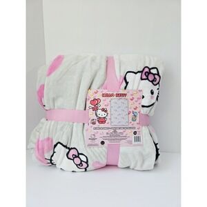 Hello Kitty plush blanket 60in x 90 in Twin XO Sanrio NEW